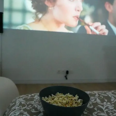 New! Cinema, Netflix La Douce Evasion 보케르